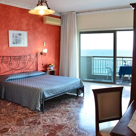 Hotel Costa Azzurra Giardini-Naxos Exterior foto