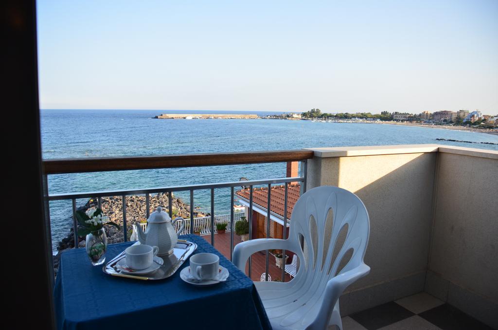 Hotel Costa Azzurra Giardini-Naxos Exterior foto