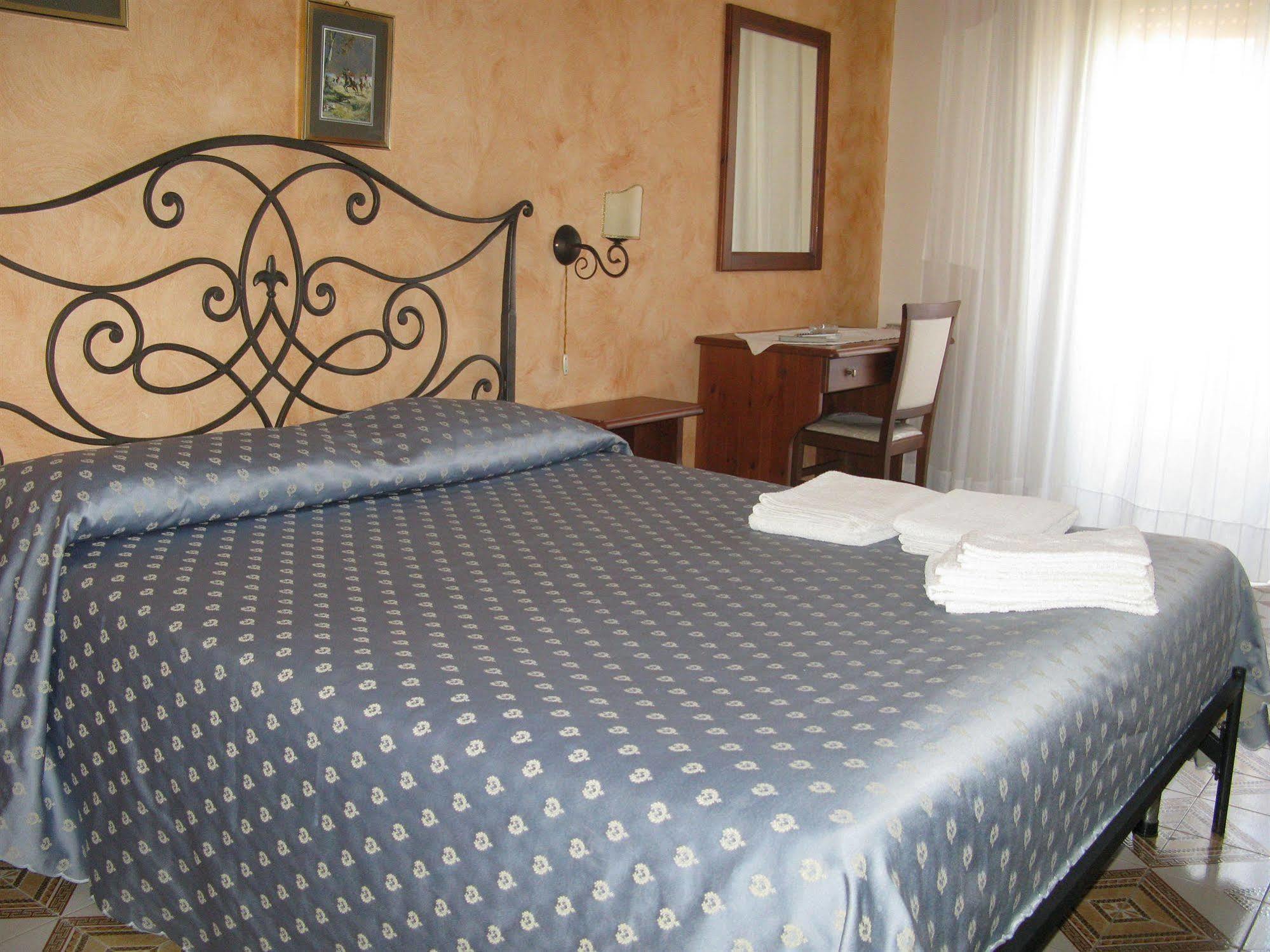 Hotel Costa Azzurra Giardini-Naxos Exterior foto
